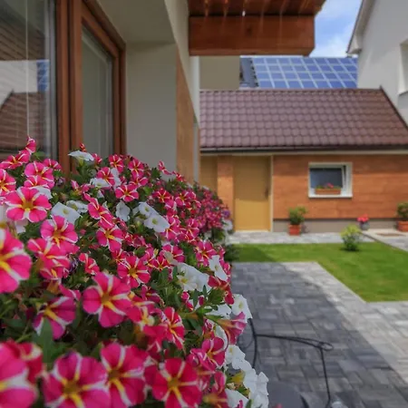 アパートホテル Michaela Bešeňová