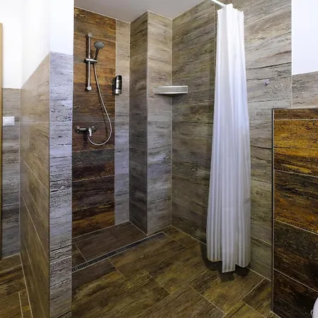 Michaela Bešeňová