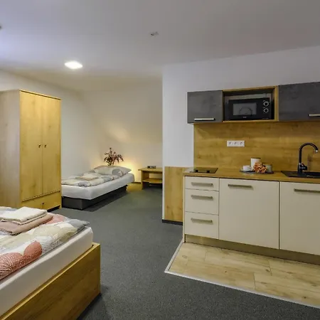 Michaela アパートホテル